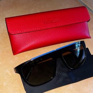 Guess Blue and Brown Aviator Sunglasses with Red Case and Cloth. NEW